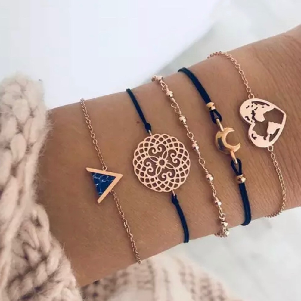 3 for $ 25 Bracelet set❤️